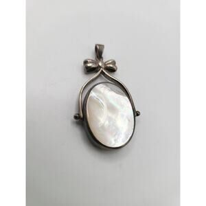 Vintage Sterling Silver Reversible Mother of Pearl Onyx Pendant Bow Frame
